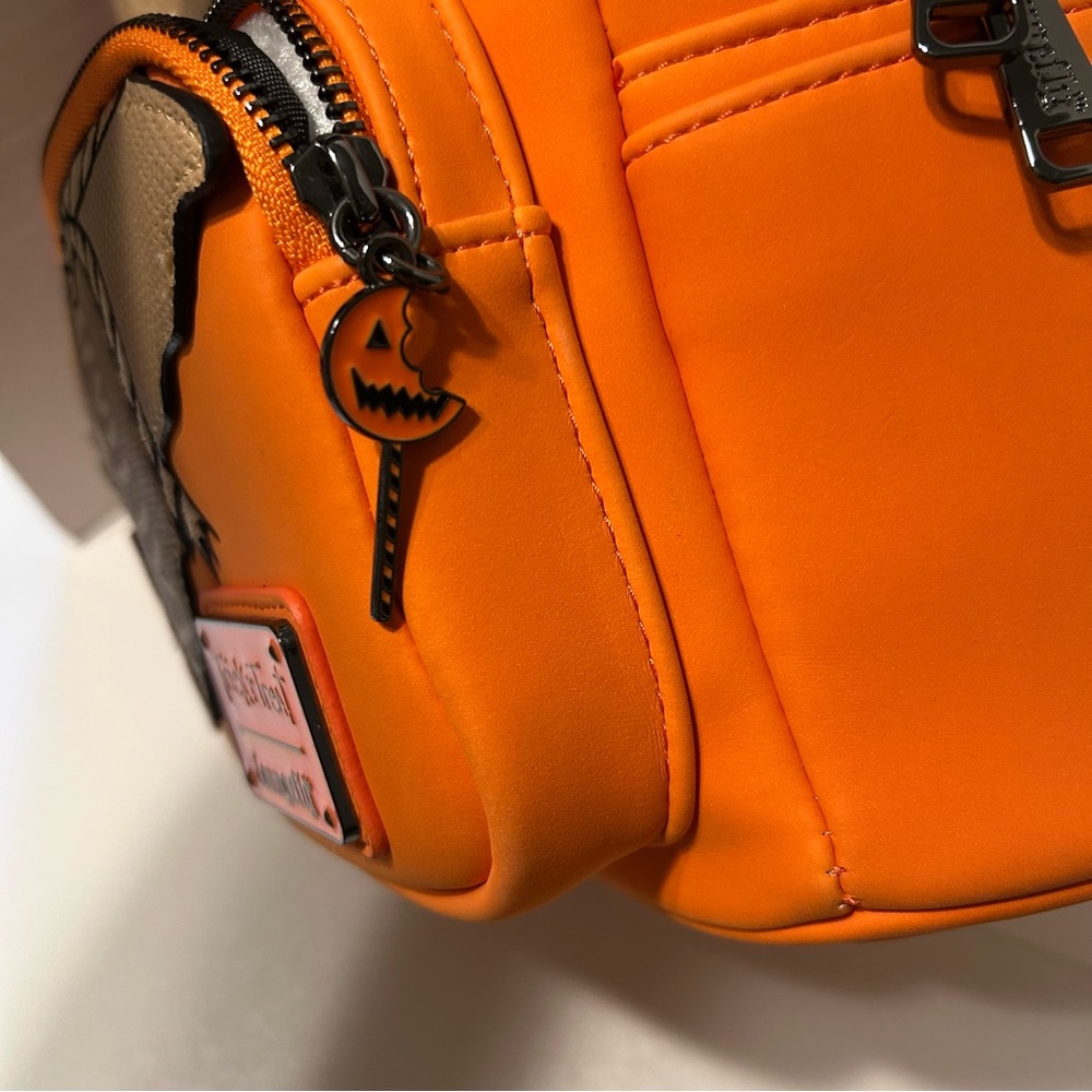Trick 'r Treat Loungefly Mini Backpack – Sam Halloween NWOT - Picture 9 of 9